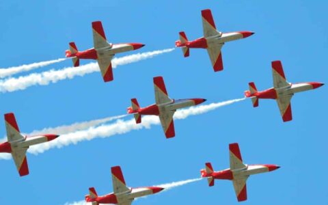 西班牙空军“山鹰”飞行表演队