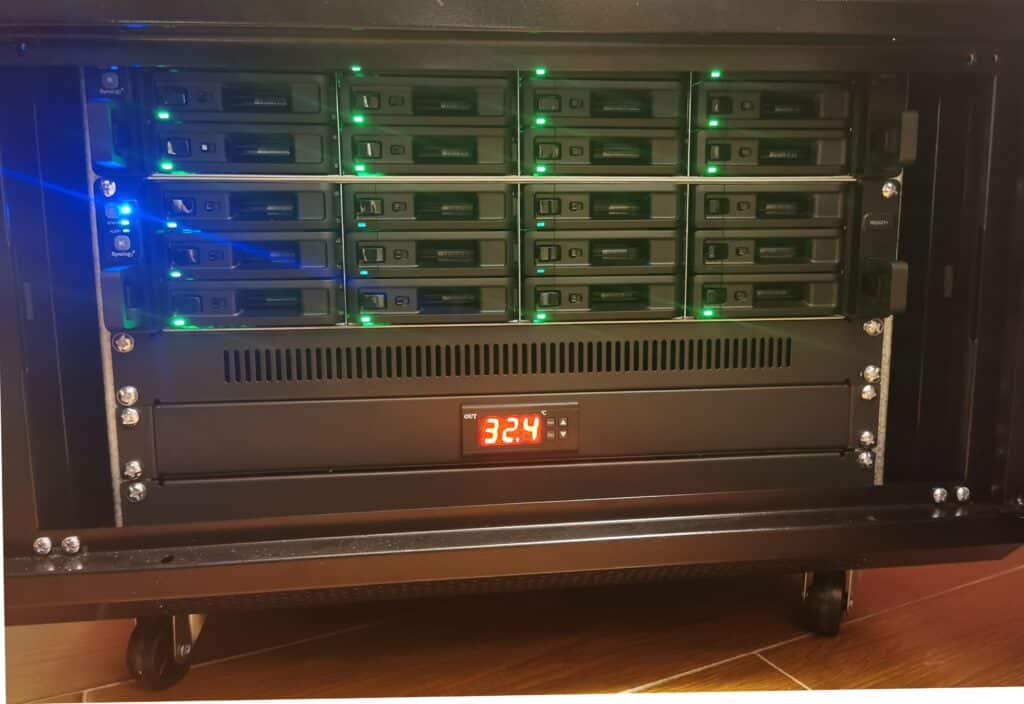 开箱丨群晖新款 RackStation RS2421+ 网络存储服务器和RX1217拓展机插图8