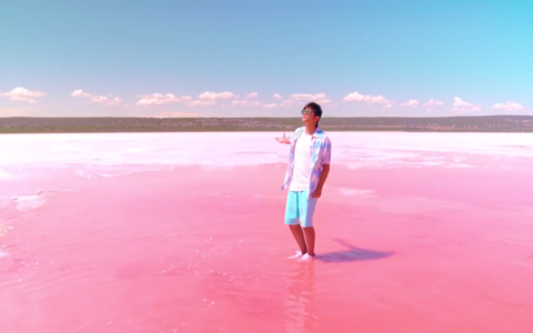 周杰伦《粉色海洋》MV发布